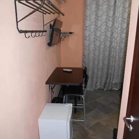 Mazzini Oda ve Kahvaltı 3*